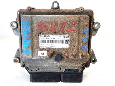 Peterbilt 587 Engine Control Module (ECM)