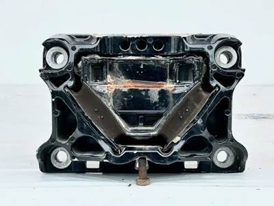 Freightliner Cascadia 116 Engine Mount