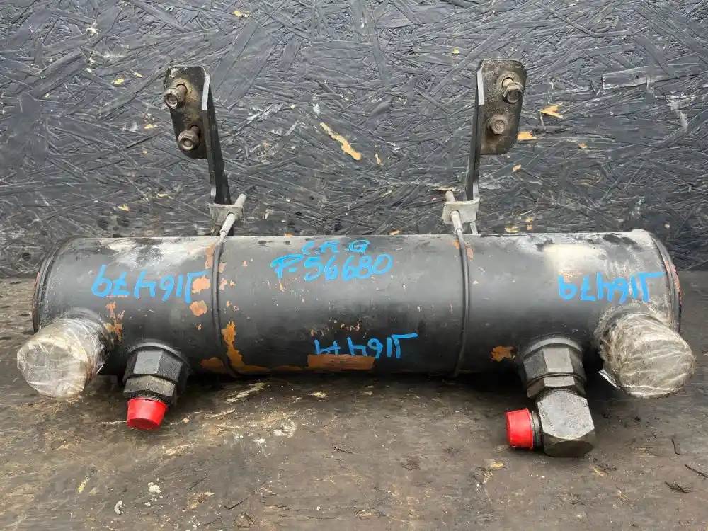 Caterpillar C13 Engine Oil Cooler for a 2014 International CT660 For