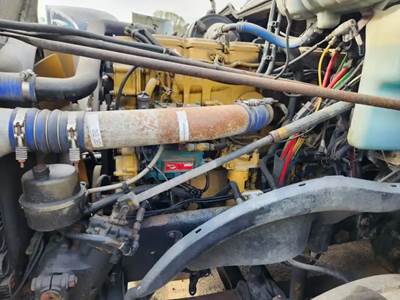 Caterpillar C15 Engine for a 2003 Freightliner Columbia 120