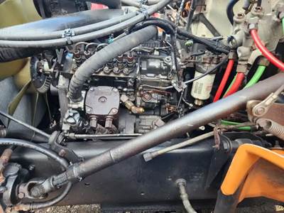 Cummins B5.9 Engine for a 1996 Freightliner FL70