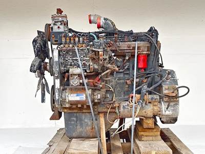 Cummins ISC 8.3 Engine for a 1995 Freightliner FL70