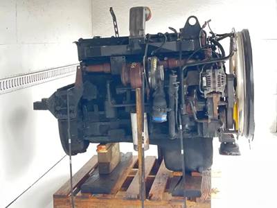 Cummins ISM Engine for a 2003 Volvo VNM