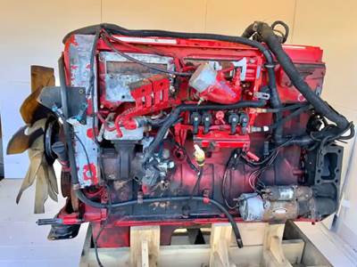 Cummins ISX Engine for a 2000 Volvo VNL