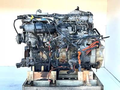 Detroit DD13 Engine for a 2019 Freightliner Cascadia 125