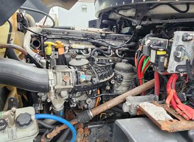Detroit DD13 Engine for a 2016 Freightliner 114SD