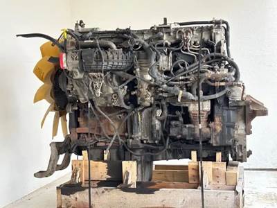 Detroit DD13 Engine for a 2015 Freightliner Cascadia 113