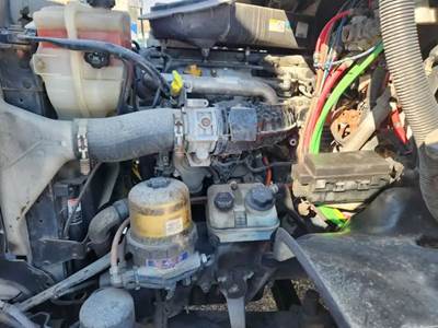 Detroit DD13 Engine for a 2016 Freightliner Cascadia 113