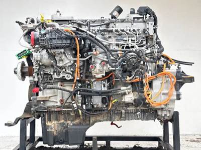 Detroit DD13 Engine for a 2025 Freightliner Cascadia 126