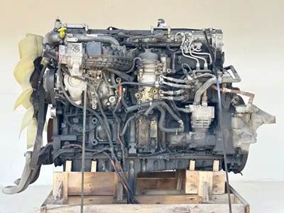 Detroit DD13 Engine for a 2015 Freightliner Cascadia 113