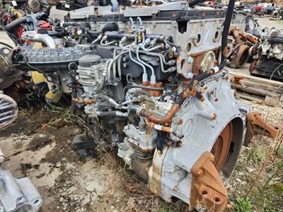 Detroit DD15 Engine for a 2012 Freightliner Cascadia 125
