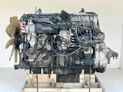 Detroit DD15 Engine - 525 HP