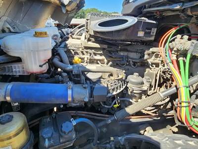Detroit DD15 Engine for a 2019 Freightliner Cascadia 126