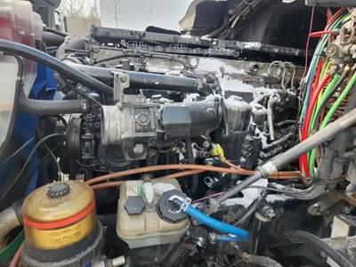 Detroit DD15 Engine for a 2014 Freightliner Cascadia 125