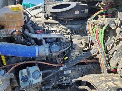 Detroit DD15 Engine for a 2021 Freightliner Cascadia 126