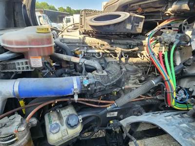 Detroit DD15 Engine for a 2022 Freightliner Cascadia 126
