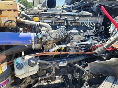 Detroit DD15 Engine for a 2022 Freightliner Cascadia 126