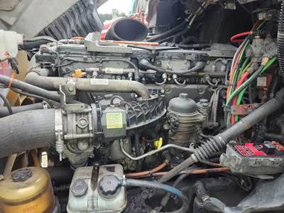 Detroit DD15 Engine for a 2014 Freightliner Cascadia 125