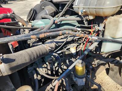 Detroit Series 60 Engine for a 2004 Freightliner Columbia 120