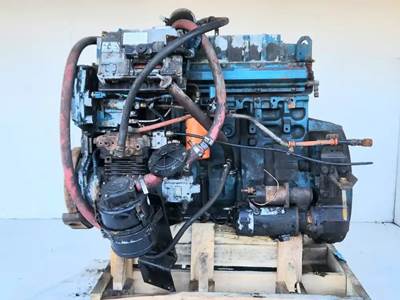 International DT466 Engine for a 2001 International 4900