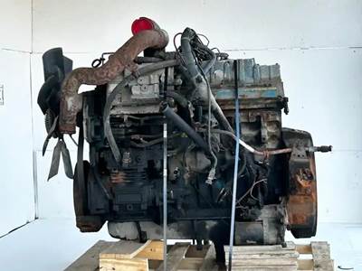 International DT466 Engine for a 2001 International 4900