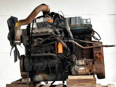 International DT466 Engine for a 2001 International 4900