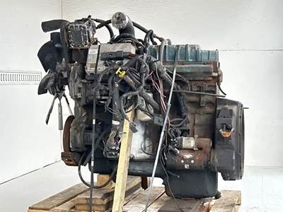 International DT466 Engine for a 2000 International 4700