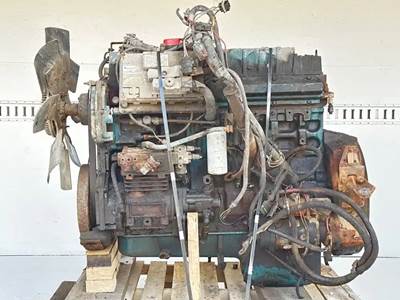 International DT466 Engine for a 2001 International 4900