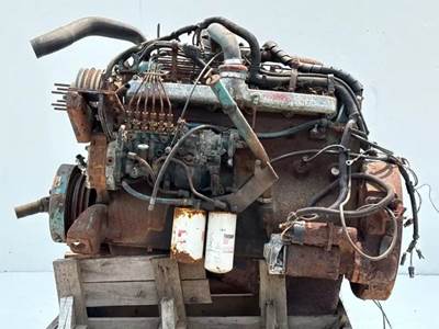 International DT466 Engine - 210 HP