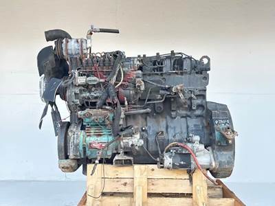 International DT466 Engine for a 1994 International 4700