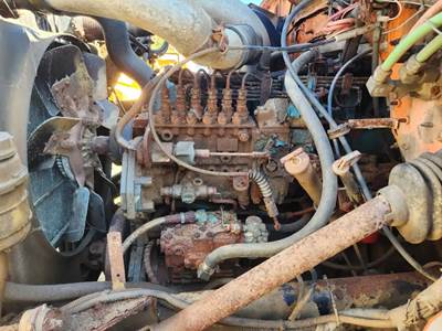 International DT466 Engine for a 1995 International 4700