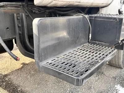 Chevrolet C7500 Exterior Truck Part