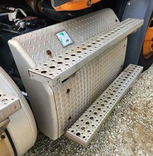 Used 2019 Freightliner Cascadia 116 Day Cab Right DPF Cover, Silver Aluminum 40" x 23"