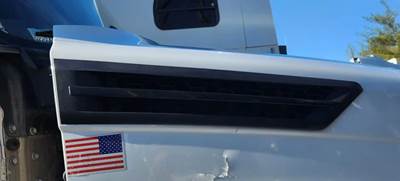 Freightliner Cascadia 126 Exterior Truck Part