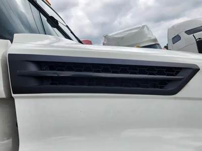 Freightliner Cascadia 126 Exterior Truck Part