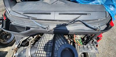 Used 2020 Freightliner Cascadia 126 Black Wiper Cowl