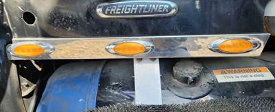 Freightliner FLD120SD Exterior Truck Part for a 2008 Freightliner FLD120SD Glider