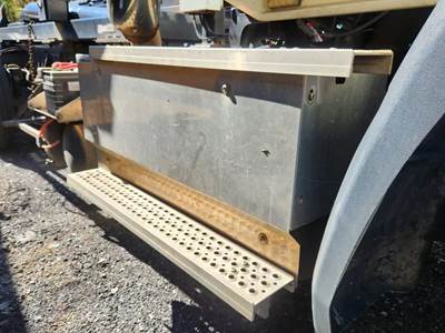 Used 2017 International CT660 Right Aluminum DPF Cover with 2 Steps