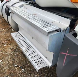 Used 2025 International LT Right DPF Cover, Silver Aluminum, 38" x 18"