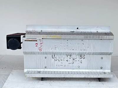 International LT625 Exterior Truck Part