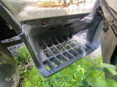 Isuzu NPR HD Exterior Truck Part for a 2007 Isuzu NPR-HD