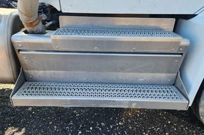 Kenworth T480 Exterior Truck Part