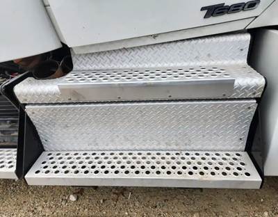 Kenworth T680 Exterior Truck Part