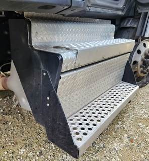 Kenworth T680 Exterior Truck Part