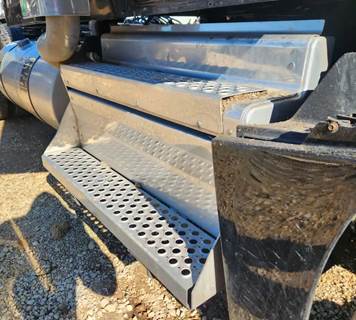 Used 2025 Kenworth T680 Right DPF Cover, Silver Aluminum