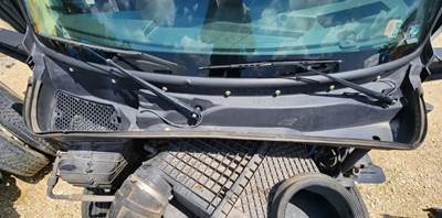 Used 2021 Kenworth T880 Black Wiper Cowl