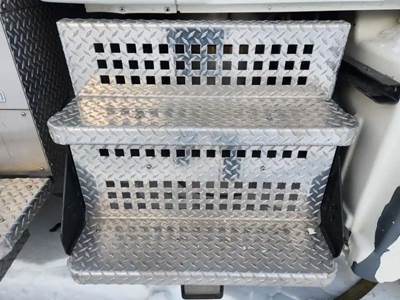 Mack Granite GU813 Exterior Truck Part for a 2008 Mack GU813