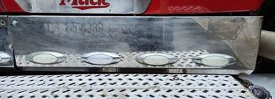 Mack Titan TD713 Exterior Truck Part for a 2010 Mack TD713