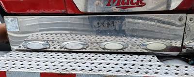 Mack Titan TD713 Exterior Truck Part for a 2010 Mack TD713