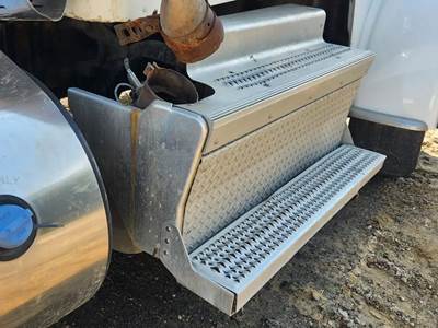 Used 2019 Peterbilt 389 Right DPF Cover, Silver Aluminum, L45" x H24"